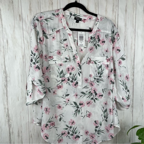 torrid Tops - Torrid NWT 1X floral harper blouse